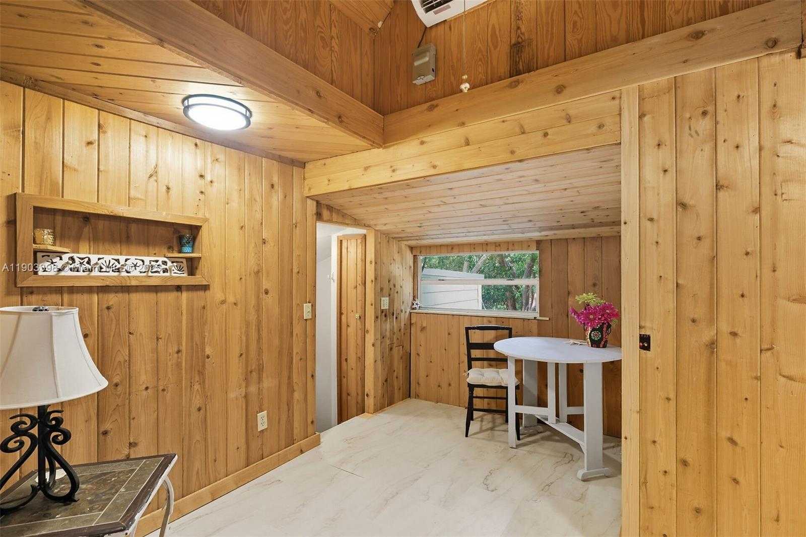 Imagen de Pequeño Objeto