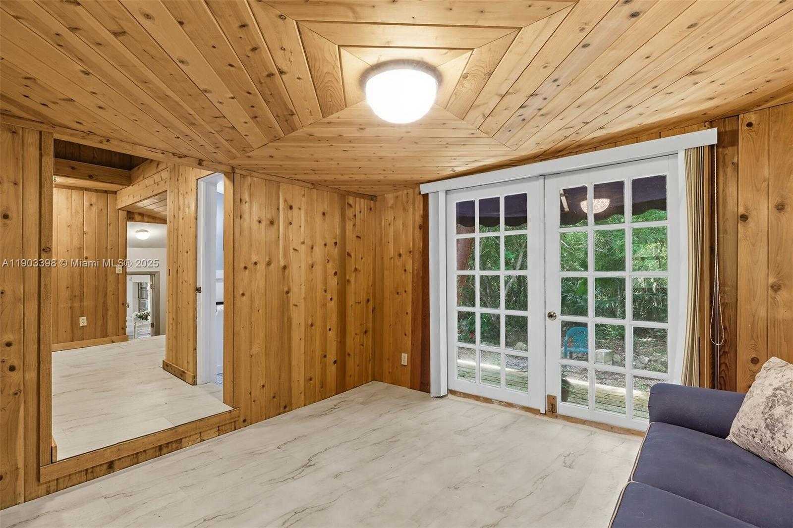 Imagen de Pequeño Objeto