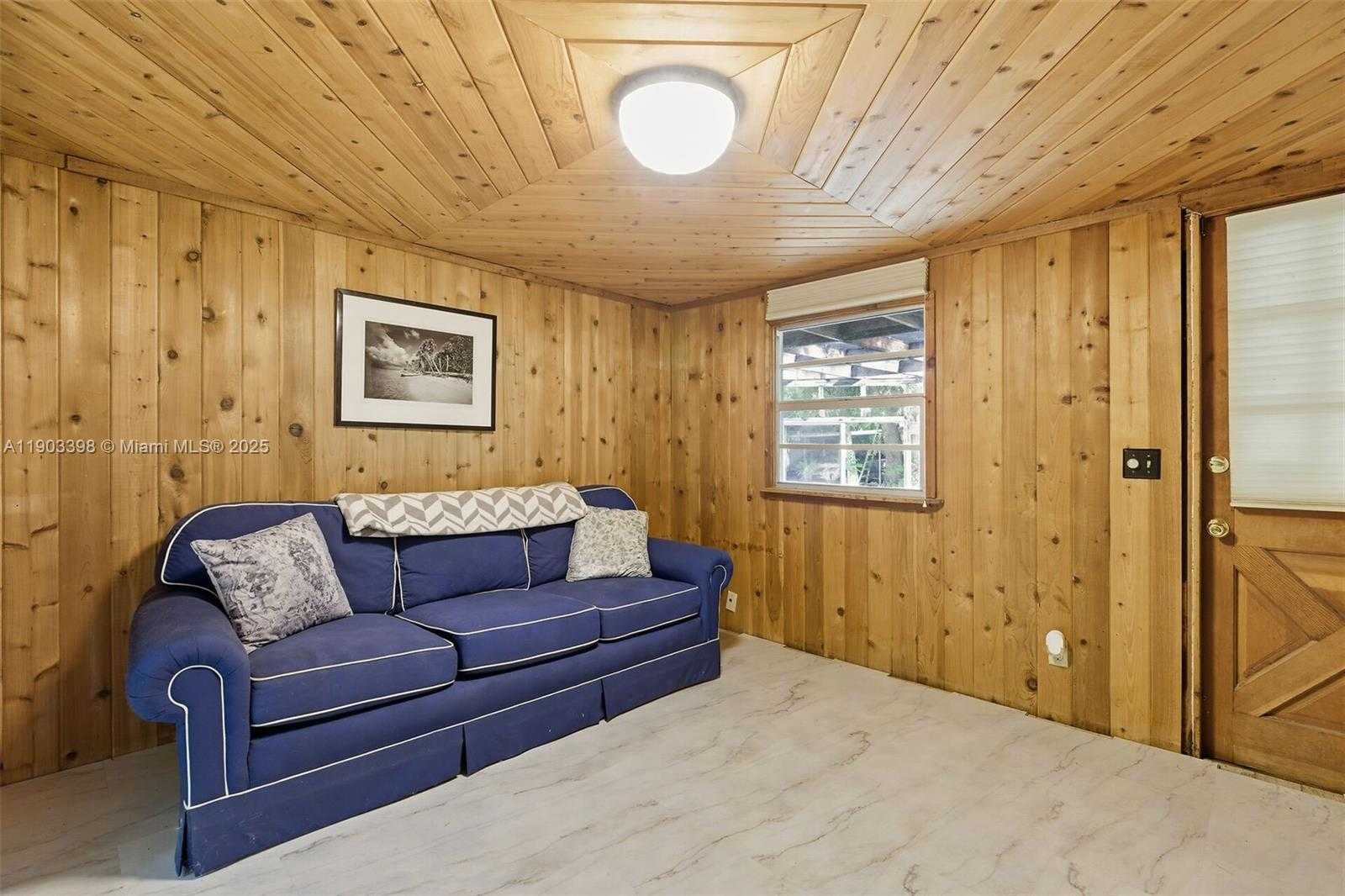 Imagen de Pequeño Objeto