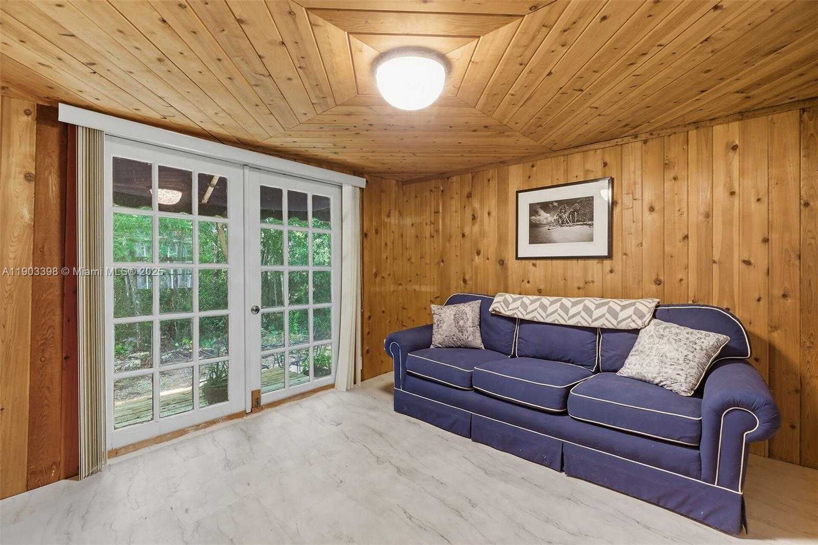 Imagen de Pequeño Objeto