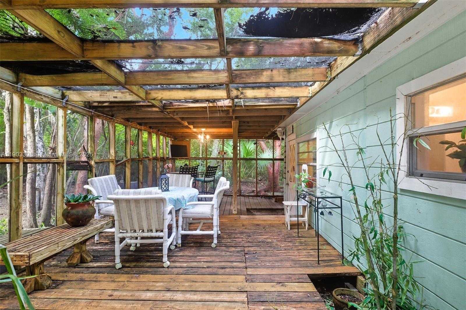 Imagen de Pequeño Objeto