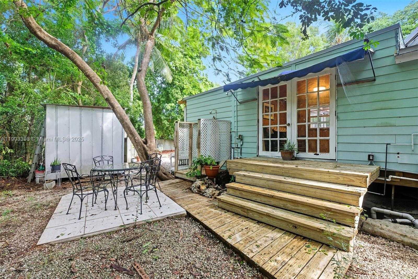 Imagen de Pequeño Objeto