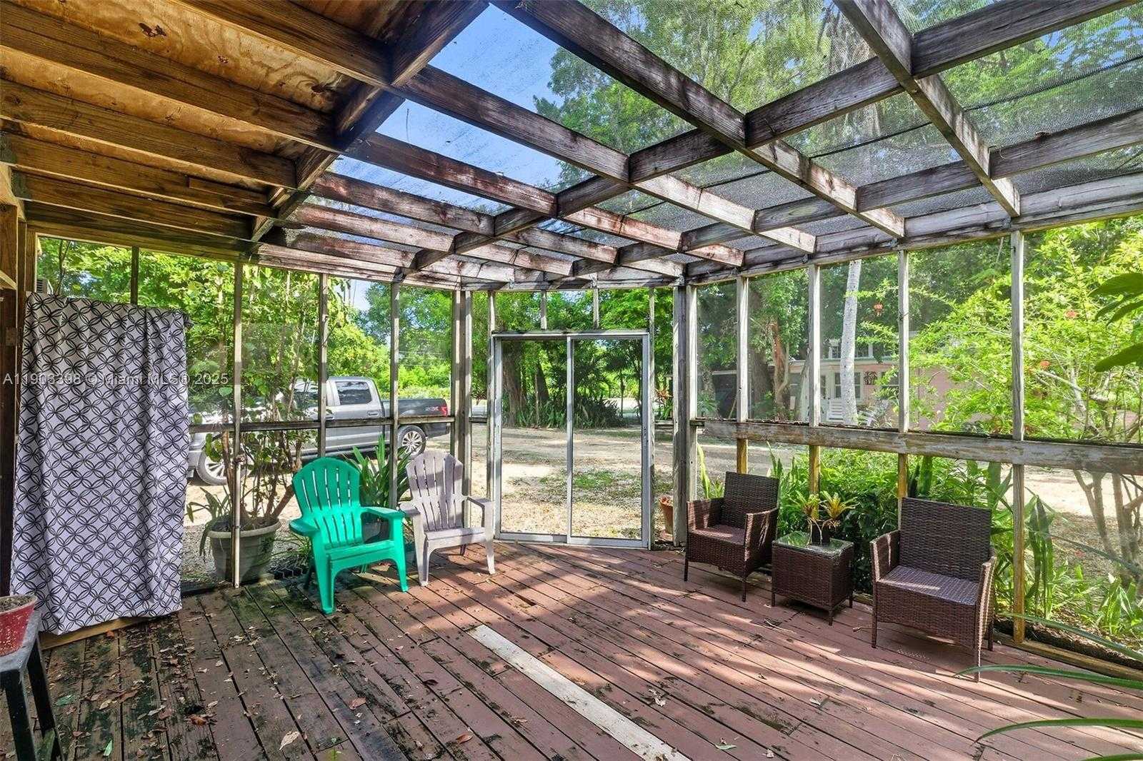 Imagen de Pequeño Objeto