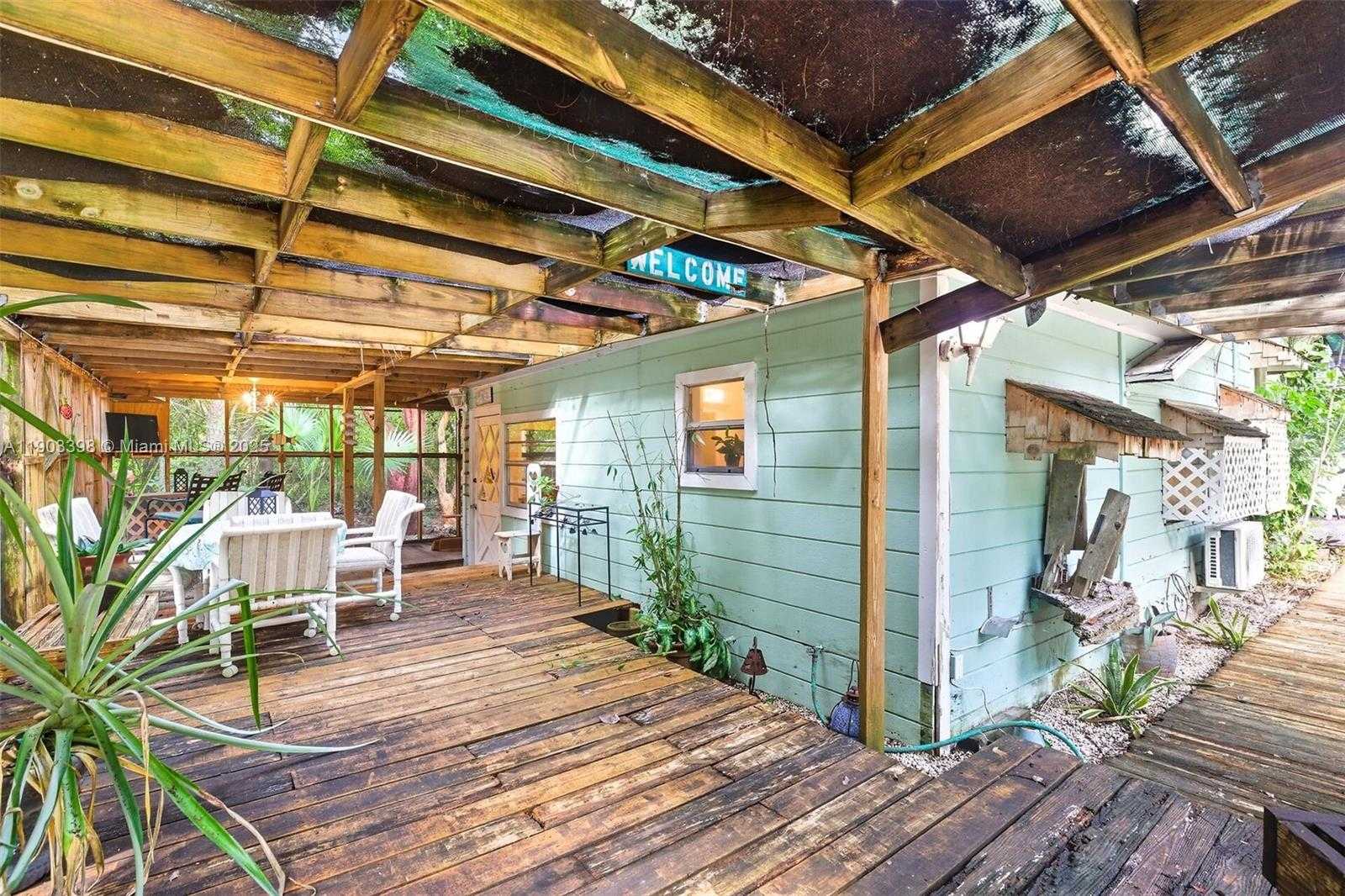 Imagen de Pequeño Objeto