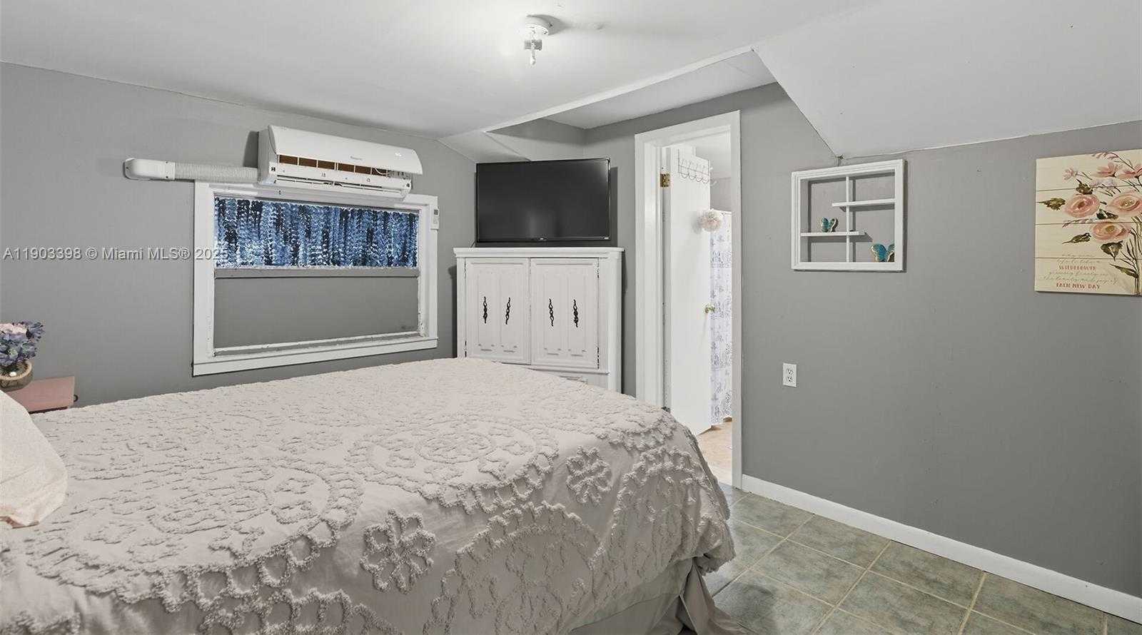 Imagen de Pequeño Objeto