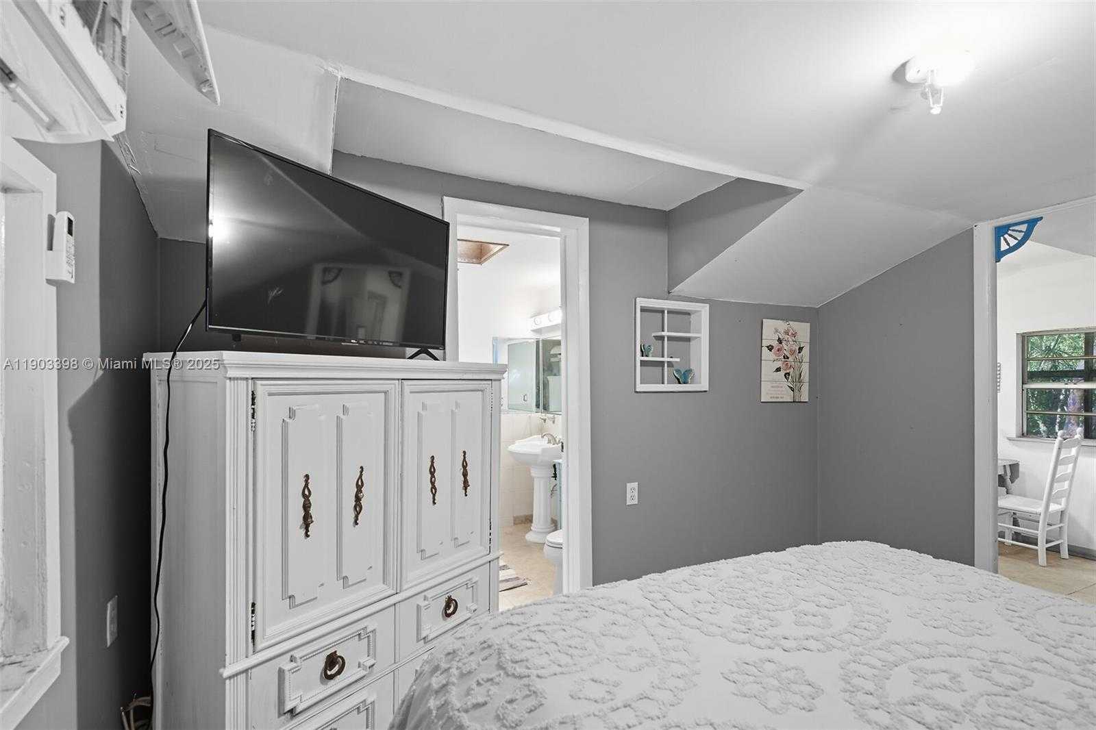 Imagen de Pequeño Objeto