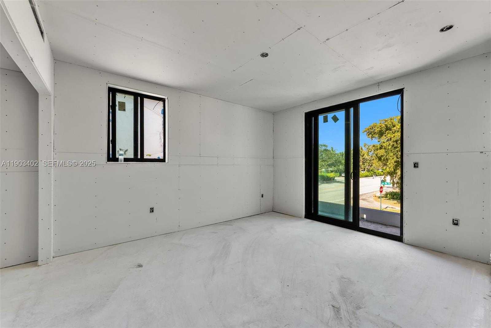 Small Image of 9833 NORTH MIAMI AVE, Miami Shores Number 11