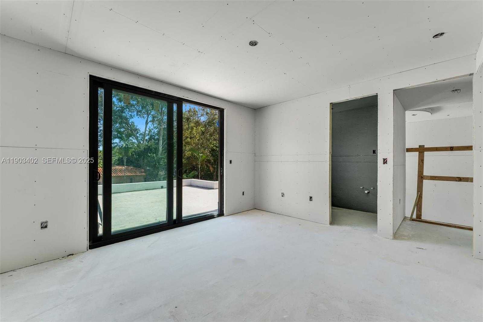 Small Image of 9833 NORTH MIAMI AVE, Miami Shores Number 13