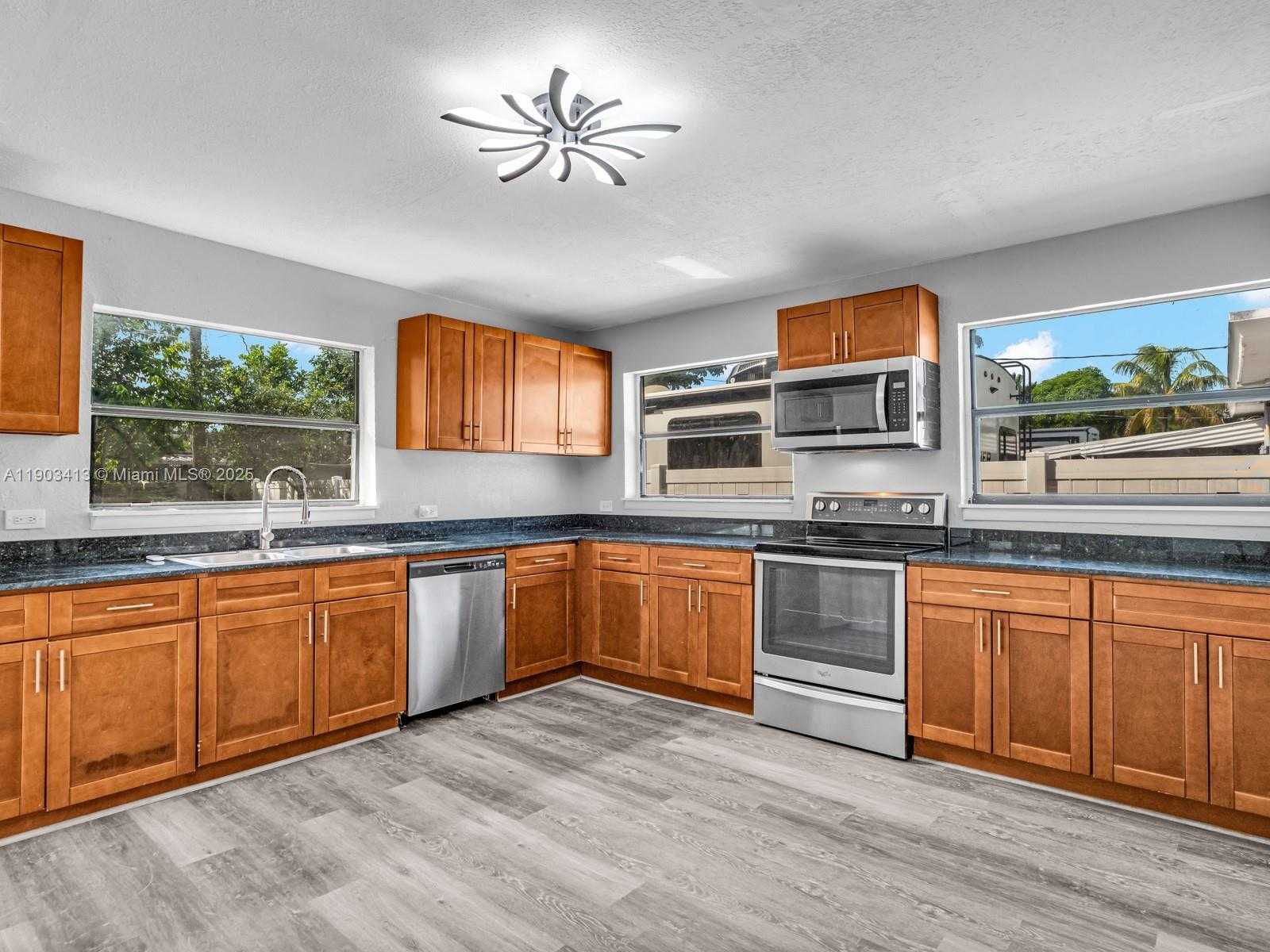 Small Image of 6238 SOUTH WEST 24TH ST, Miramar Number 10