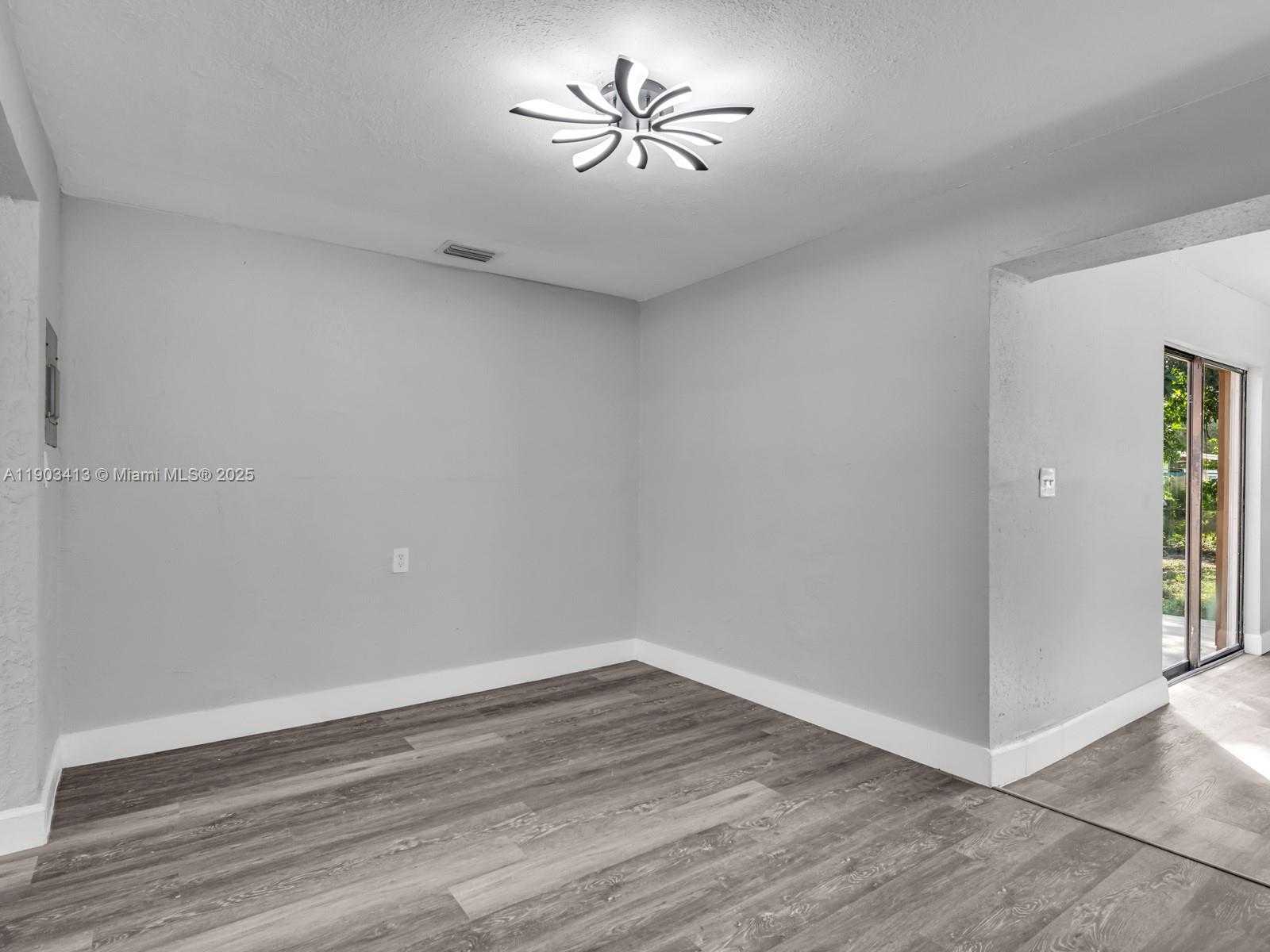 Small Image of 6238 SOUTH WEST 24TH ST, Miramar Number 8