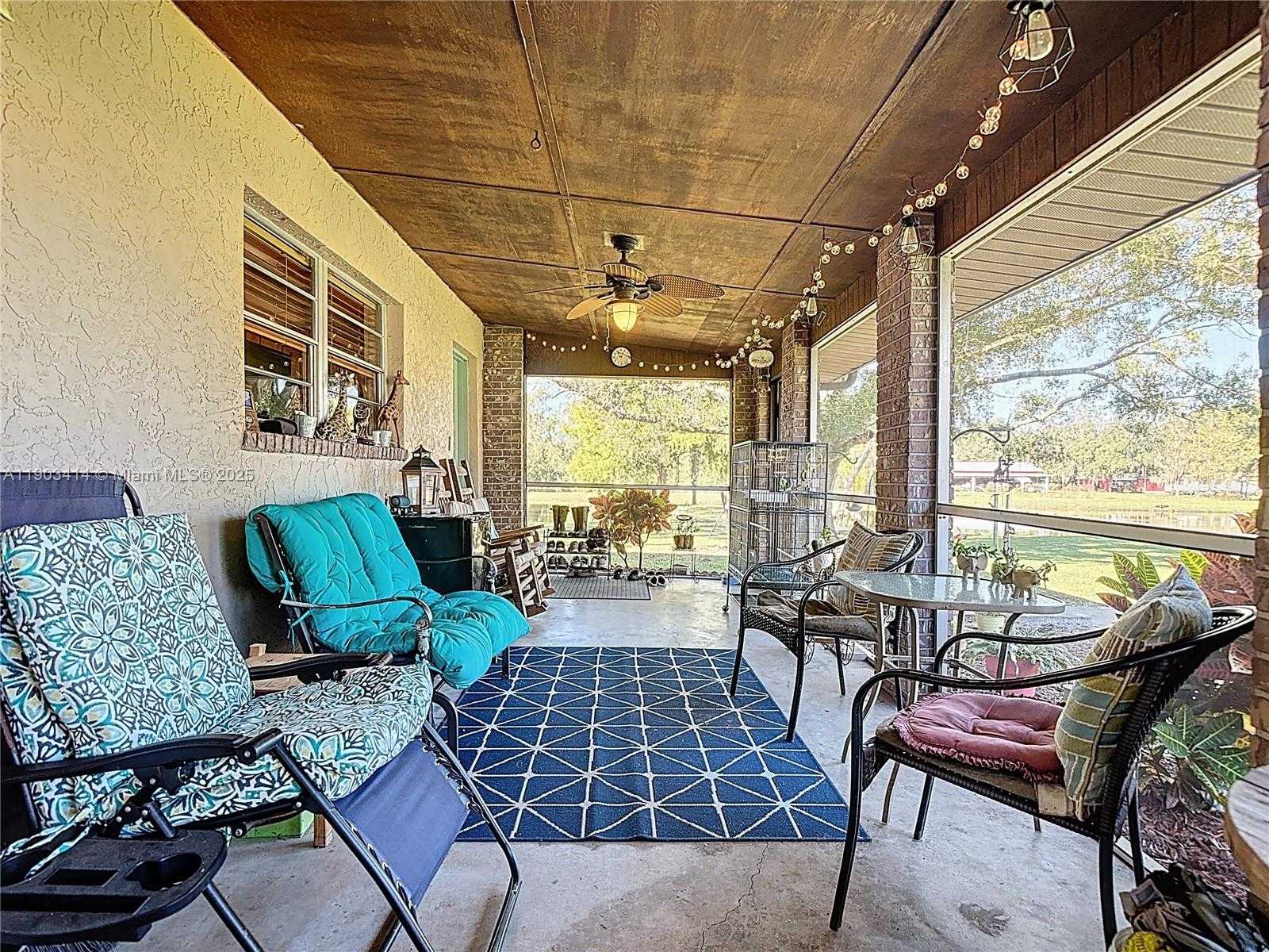 Imagen de Pequeño Objeto