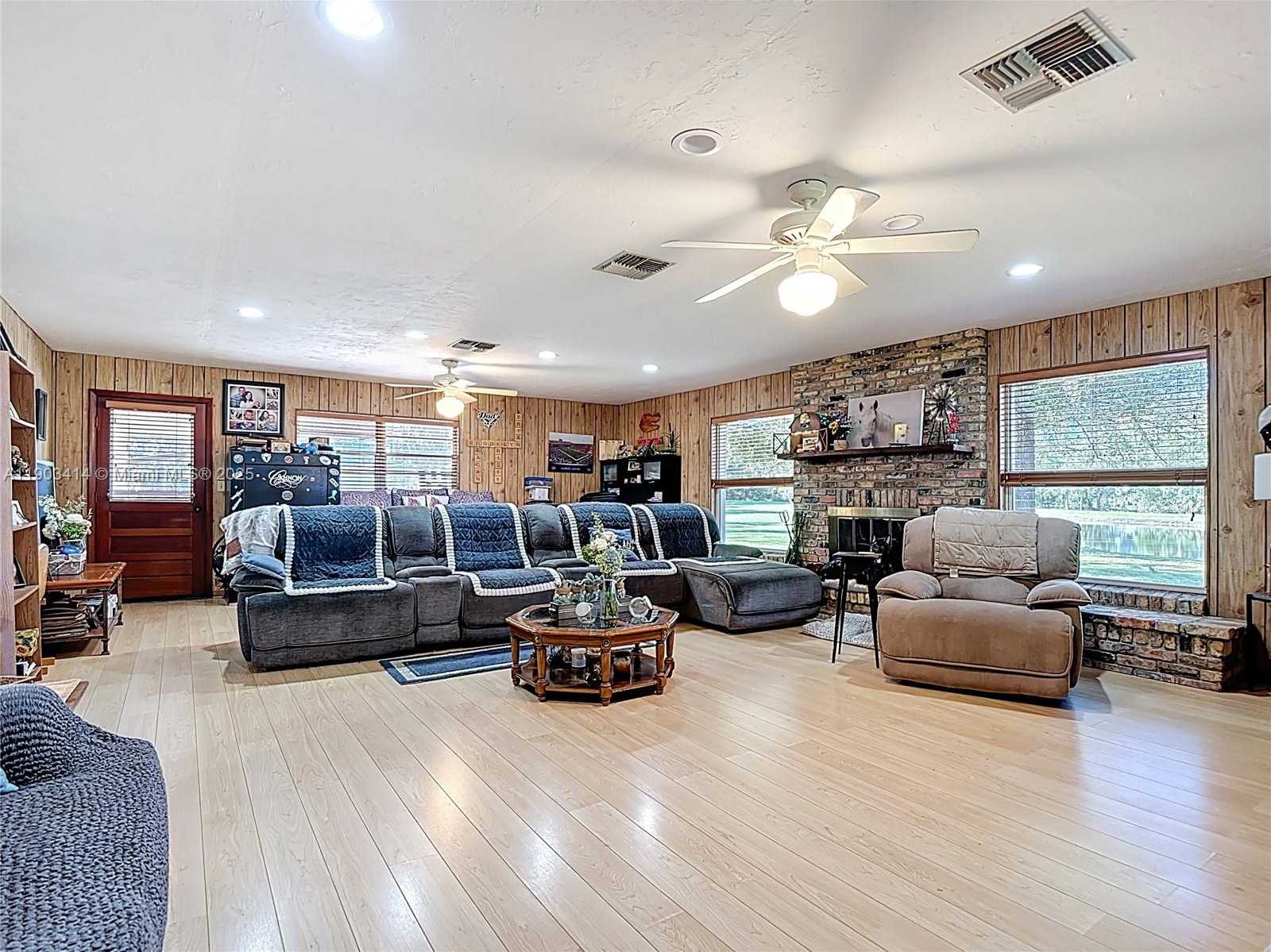 Imagen de Pequeño Objeto