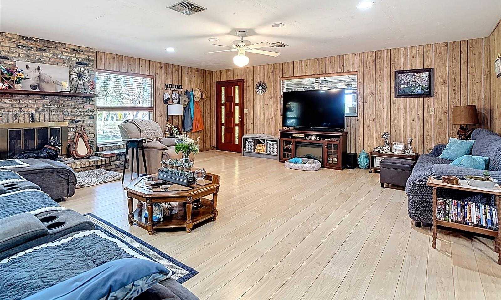 Imagen de Pequeño Objeto