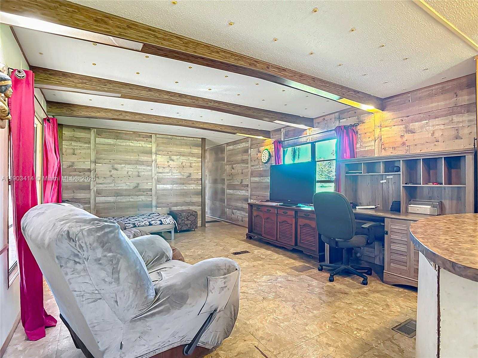 Imagen de Pequeño Objeto