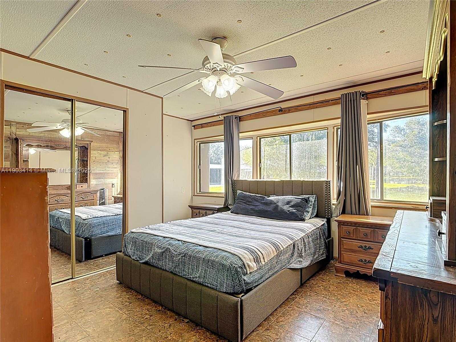 Imagen de Pequeño Objeto