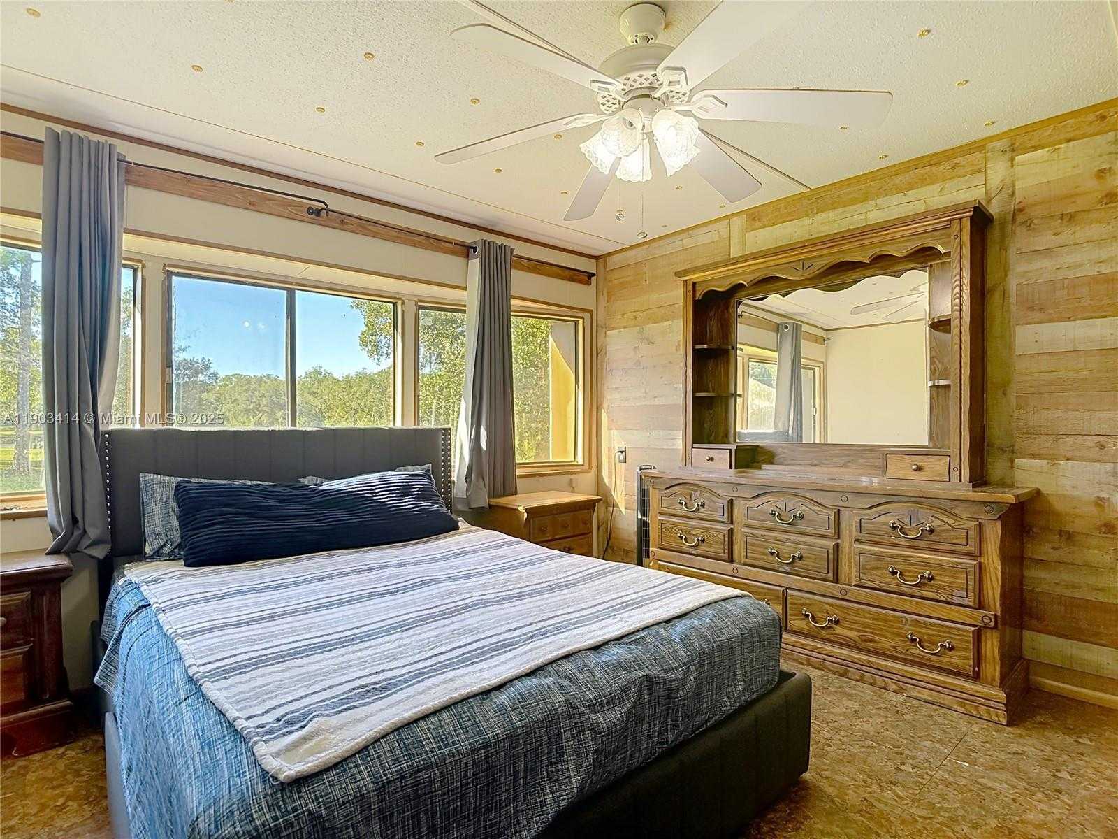 Imagen de Pequeño Objeto