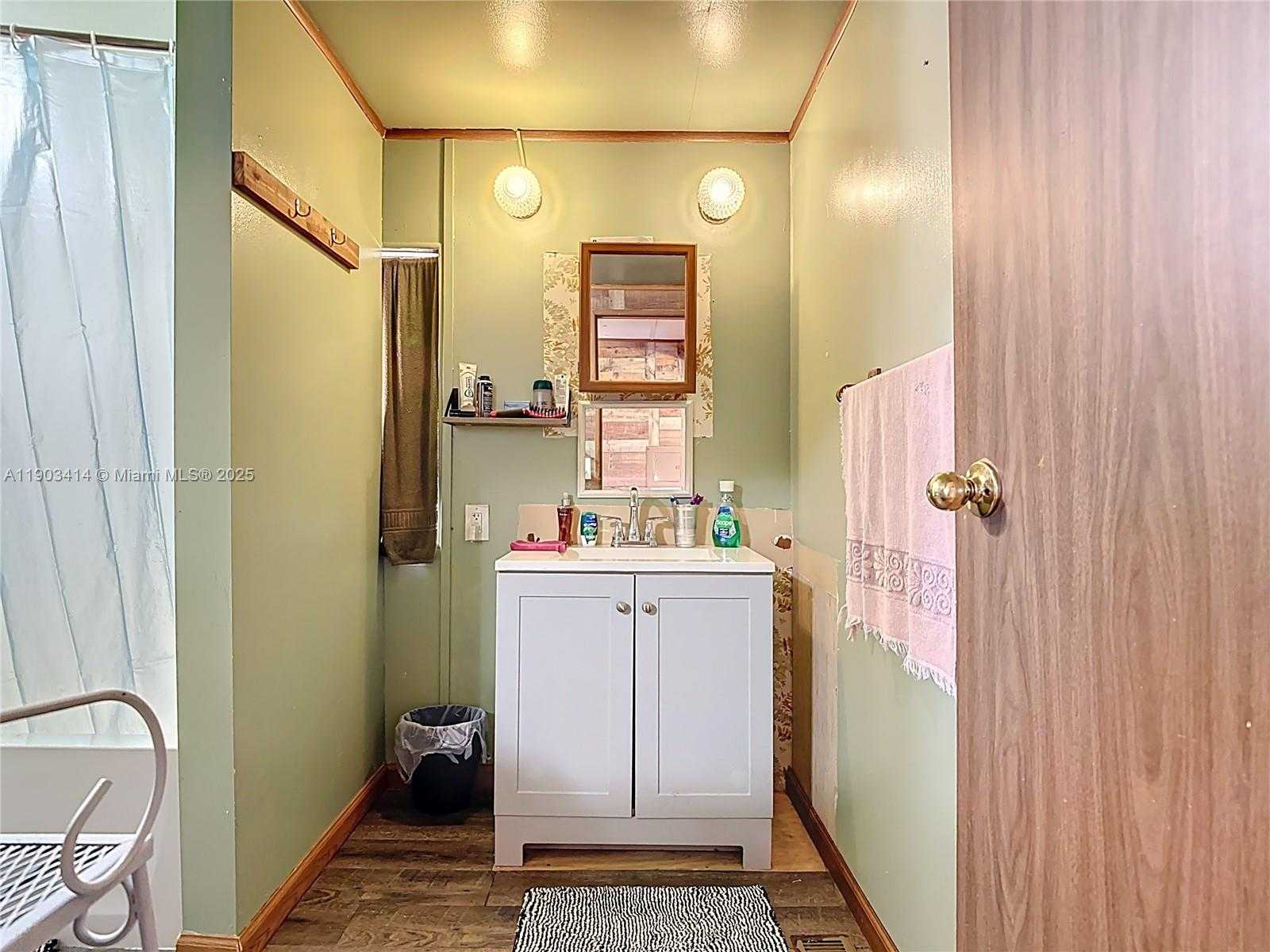 Imagen de Pequeño Objeto