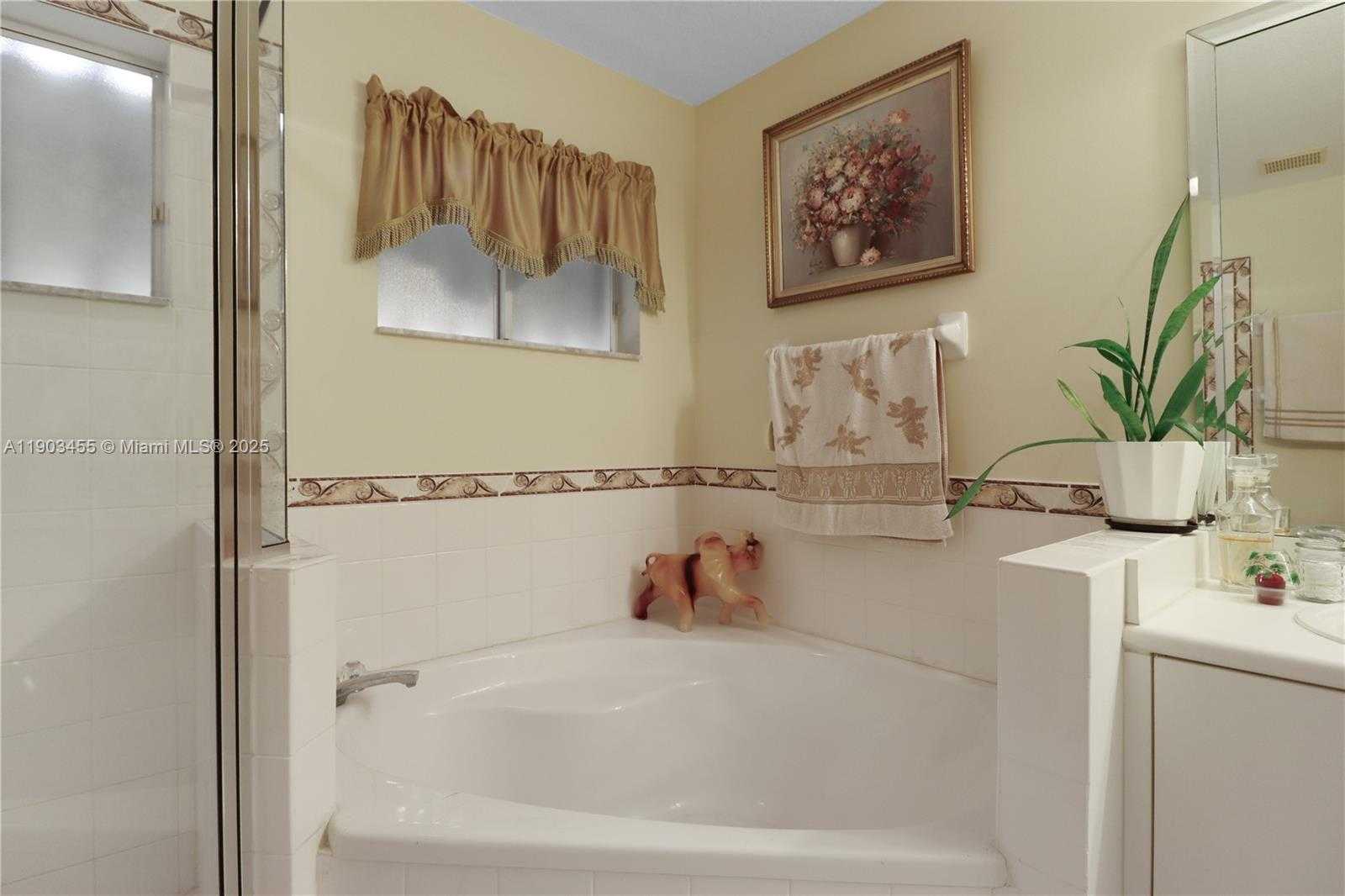 Small Image of 14240 SOUTH WEST 291ST LN, Homestead Number 19