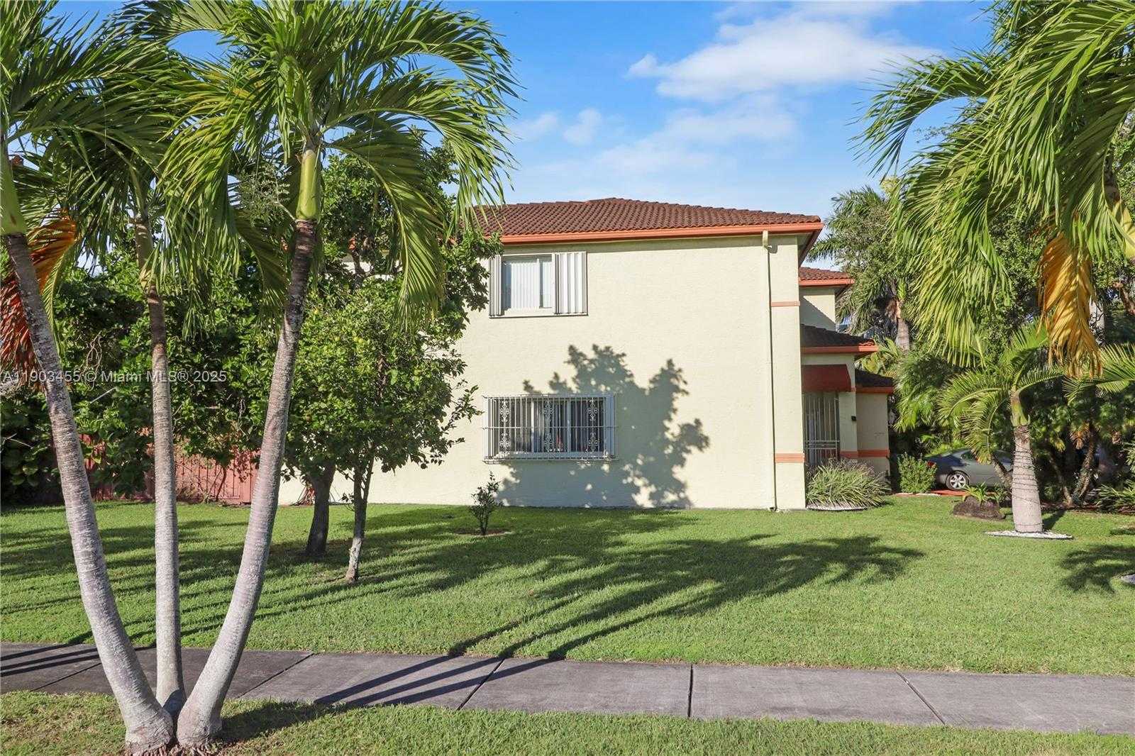 Small Image of 14240 SOUTH WEST 291ST LN, Homestead Number 34