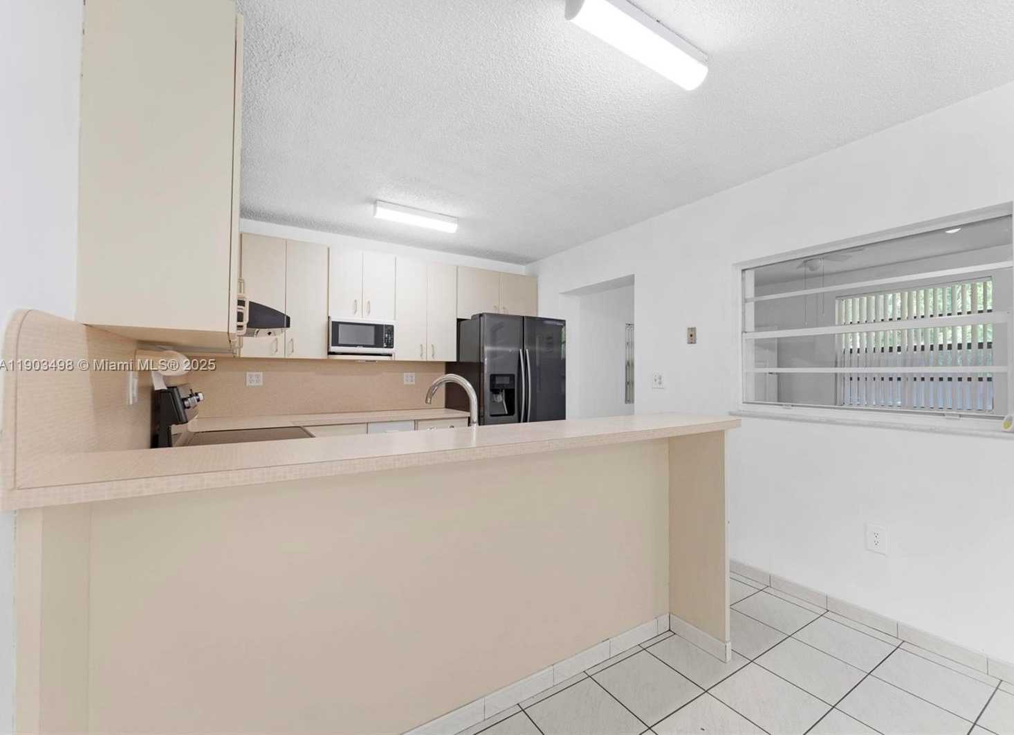 Small Image of 19700 NORTH WEST 48TH AVE, Miami Gardens Number 16