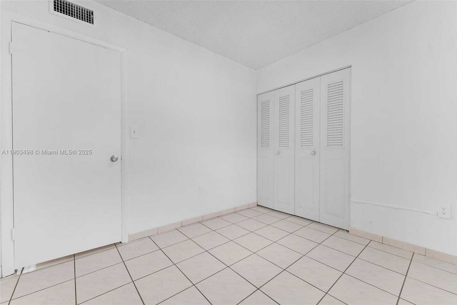 Small Image of 19700 NORTH WEST 48TH AVE, Miami Gardens Number 21