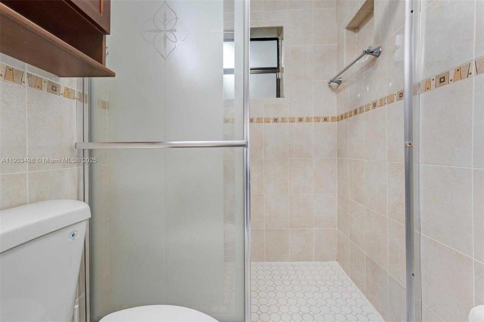 Small Image of 19700 NORTH WEST 48TH AVE, Miami Gardens Number 23