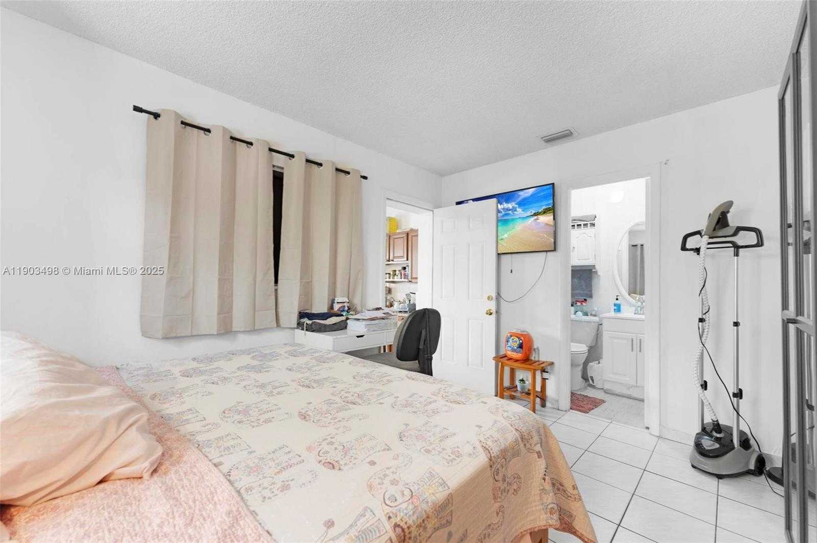 Small Image of 19700 NORTH WEST 48TH AVE, Miami Gardens Number 31