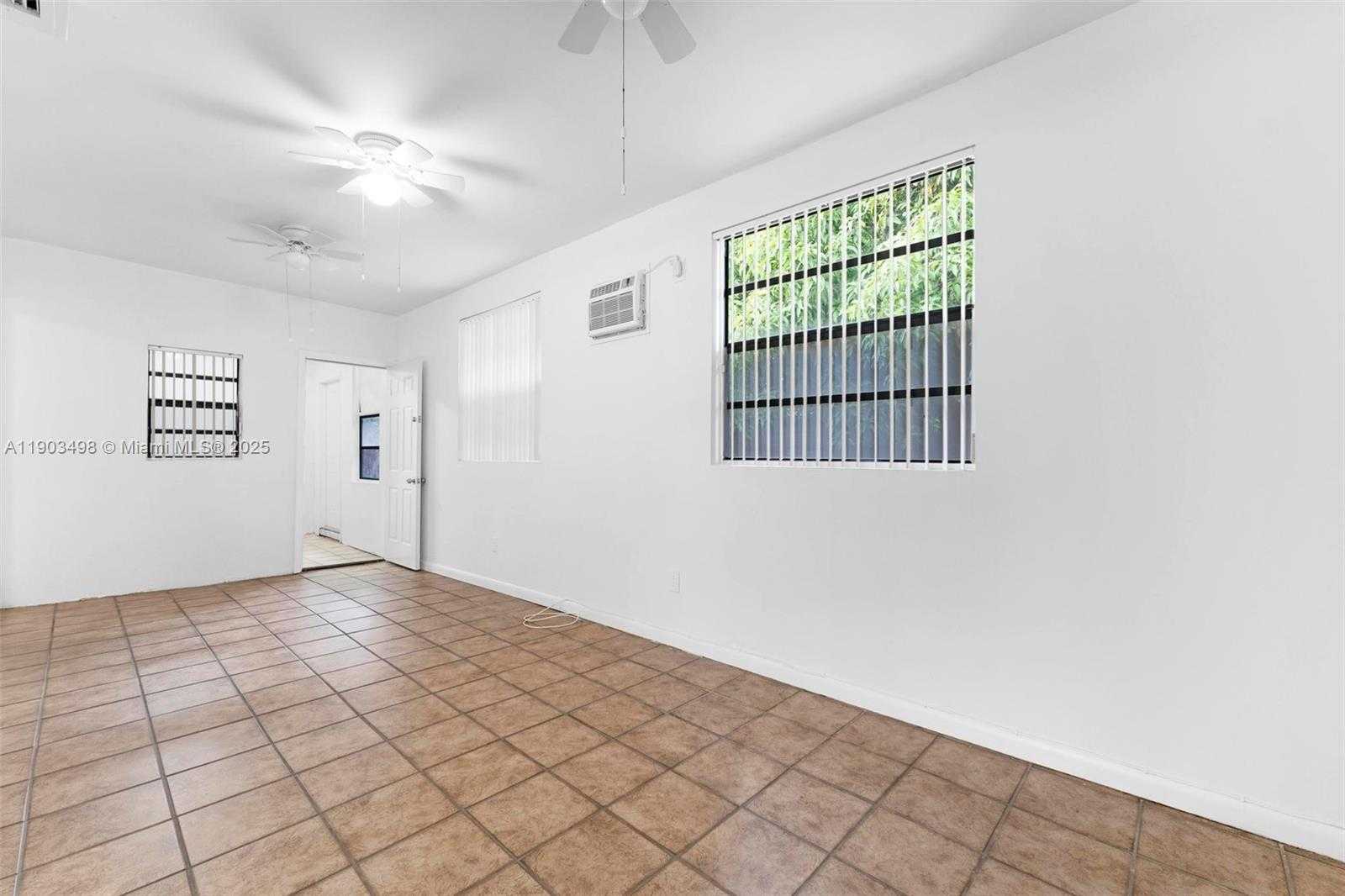 Small Image of 19700 NORTH WEST 48TH AVE, Miami Gardens Number 35