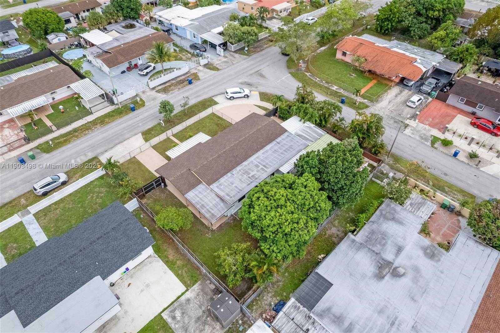 Small Image of 19700 NORTH WEST 48TH AVE, Miami Gardens Number 40