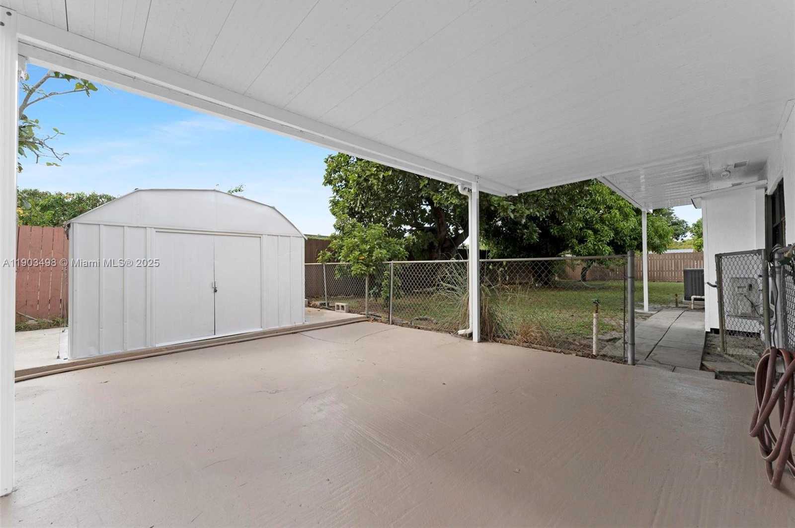 Small Image of 19700 NORTH WEST 48TH AVE, Miami Gardens Number 6