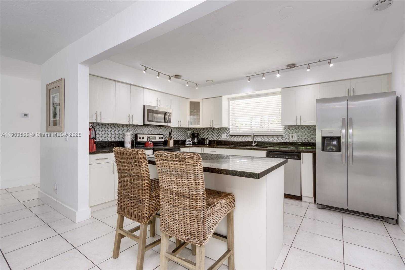 Small Image of 906 NORTH 13TH AVE, Hollywood Number 10