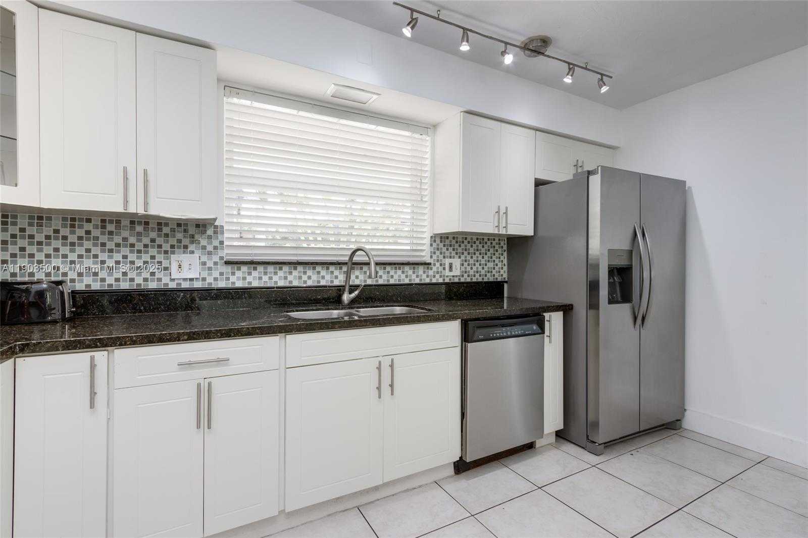 Small Image of 906 NORTH 13TH AVE, Hollywood Number 12