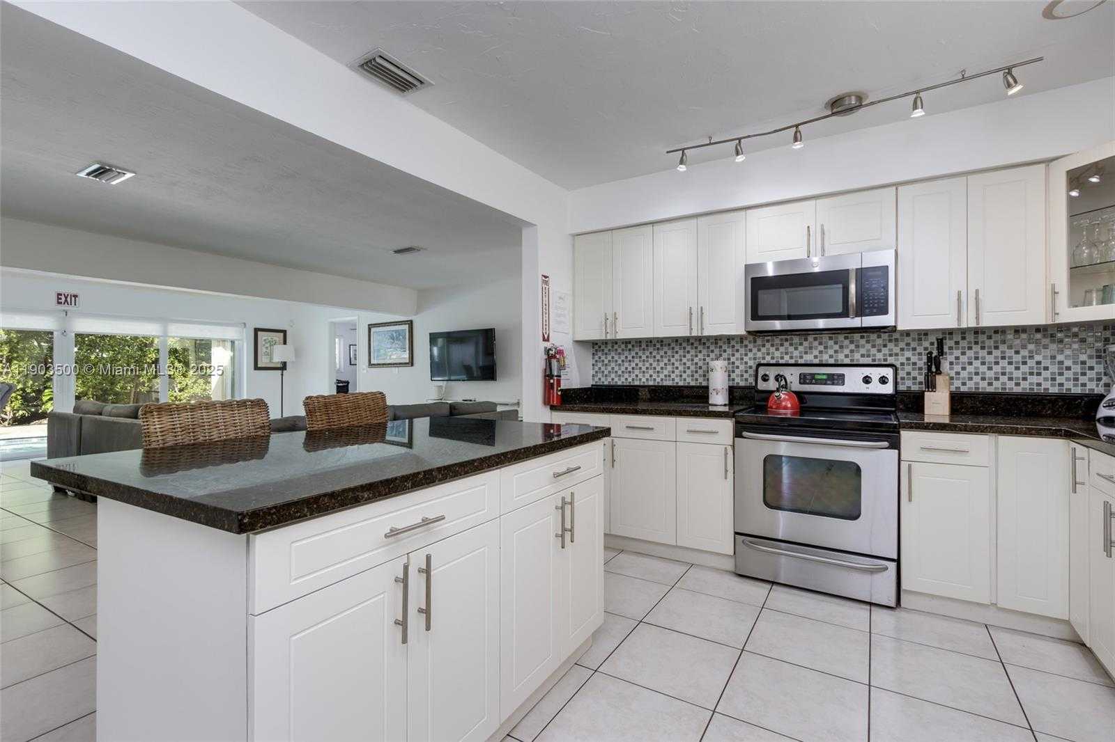 Small Image of 906 NORTH 13TH AVE, Hollywood Number 14