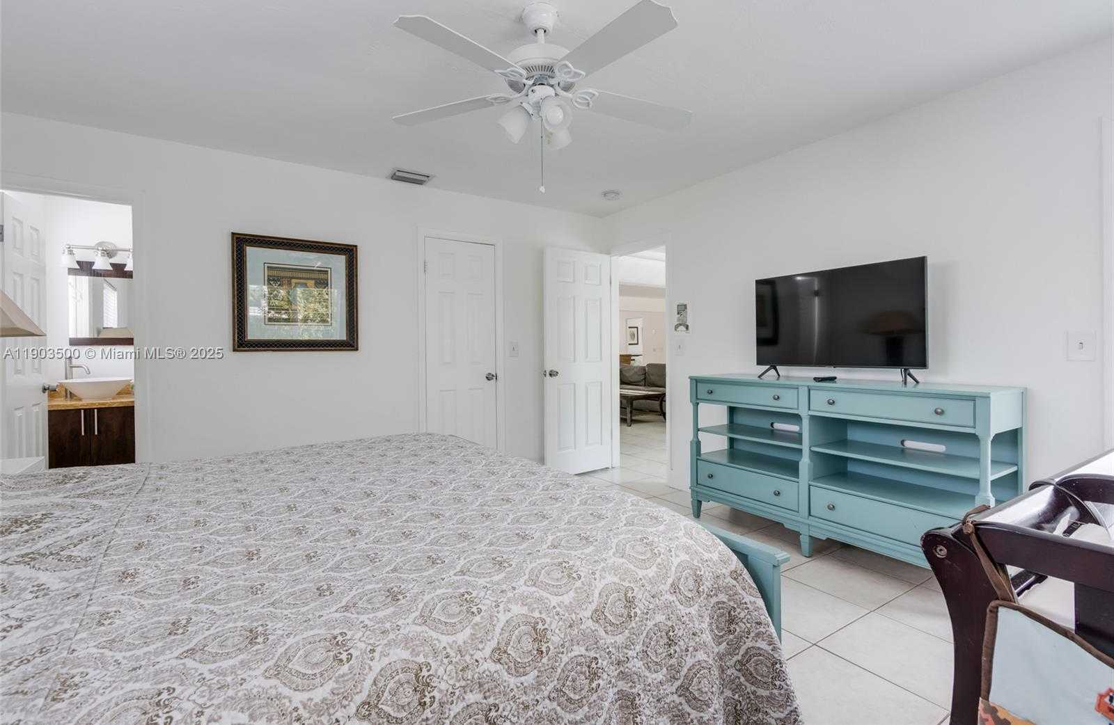 Small Image of 906 NORTH 13TH AVE, Hollywood Number 19