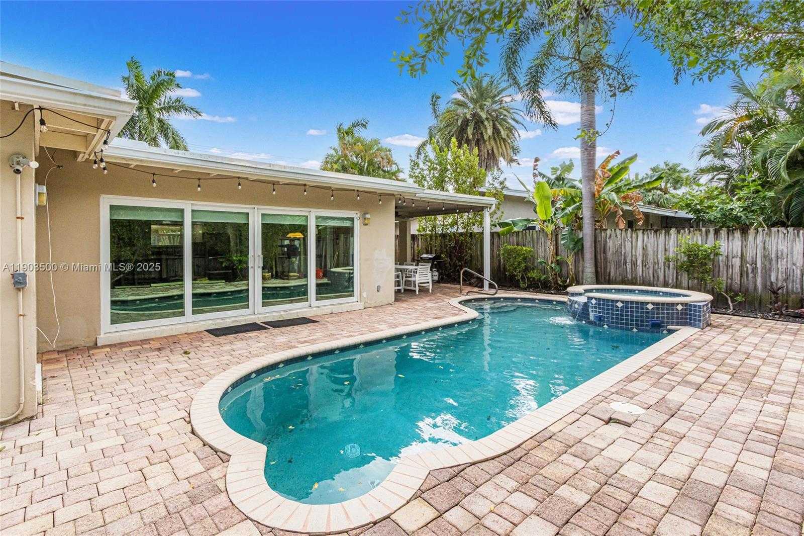 Small Image of 906 NORTH 13TH AVE, Hollywood Number 2