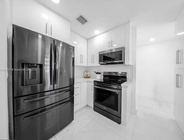 Small Image of 16125 NORTH WEST 28TH PL, Miami Gardens Number 12