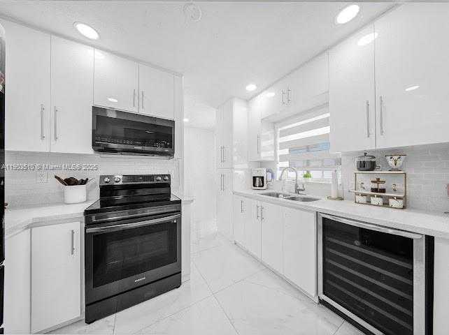 Small Image of 16125 NORTH WEST 28TH PL, Miami Gardens Number 13