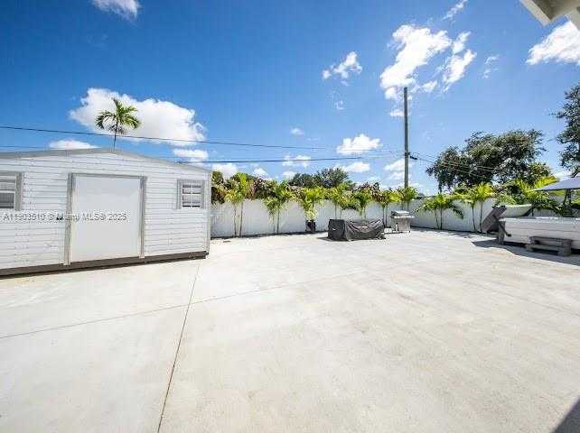 Small Image of 16125 NORTH WEST 28TH PL, Miami Gardens Number 24