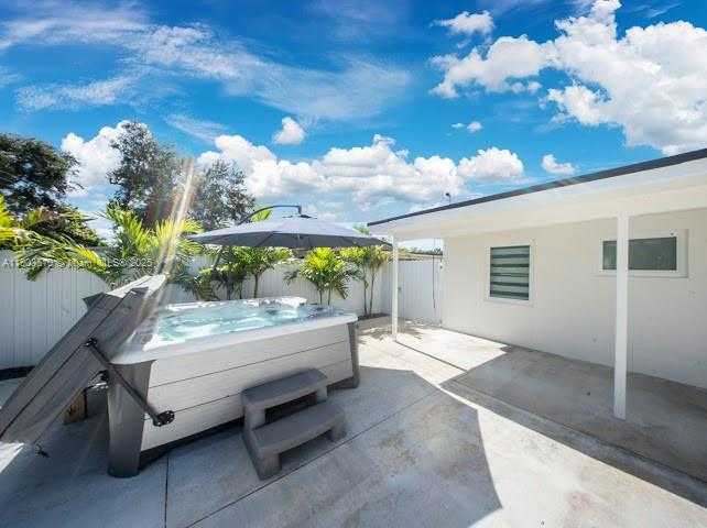 Small Image of 16125 NORTH WEST 28TH PL, Miami Gardens Number 25