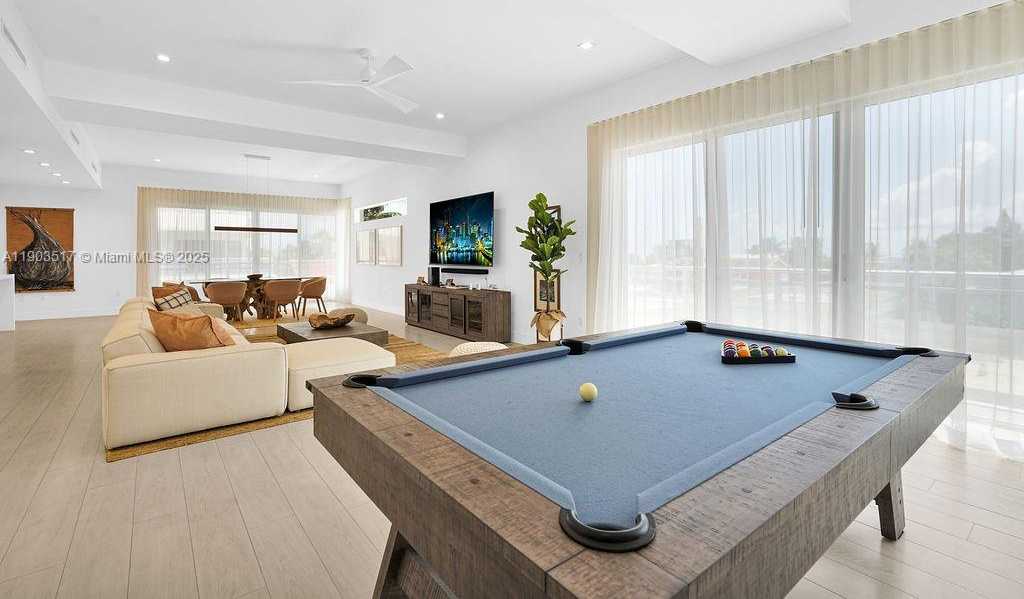 Small Image of 348 DESOTO ST, Hollywood Number 15