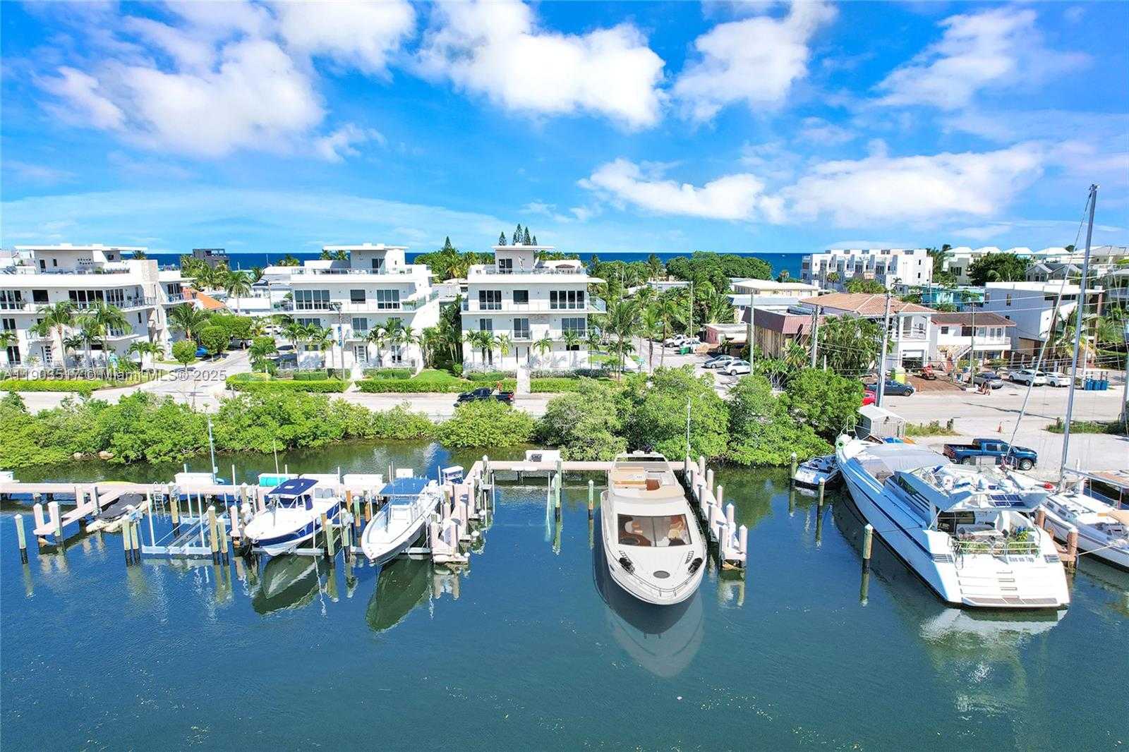 Small Image of 348 DESOTO ST, Hollywood Number 2