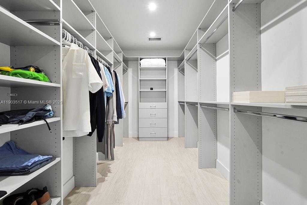 Small Image of 348 DESOTO ST, Hollywood Number 22