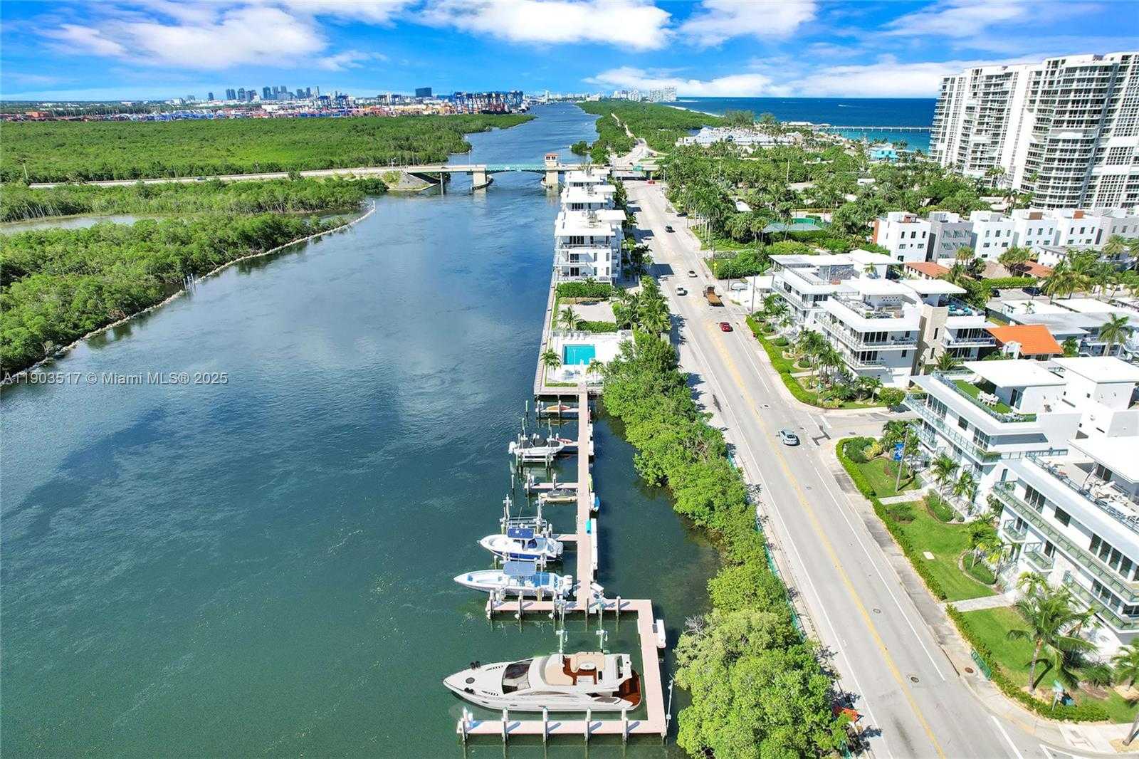 Small Image of 348 DESOTO ST, Hollywood Number 35