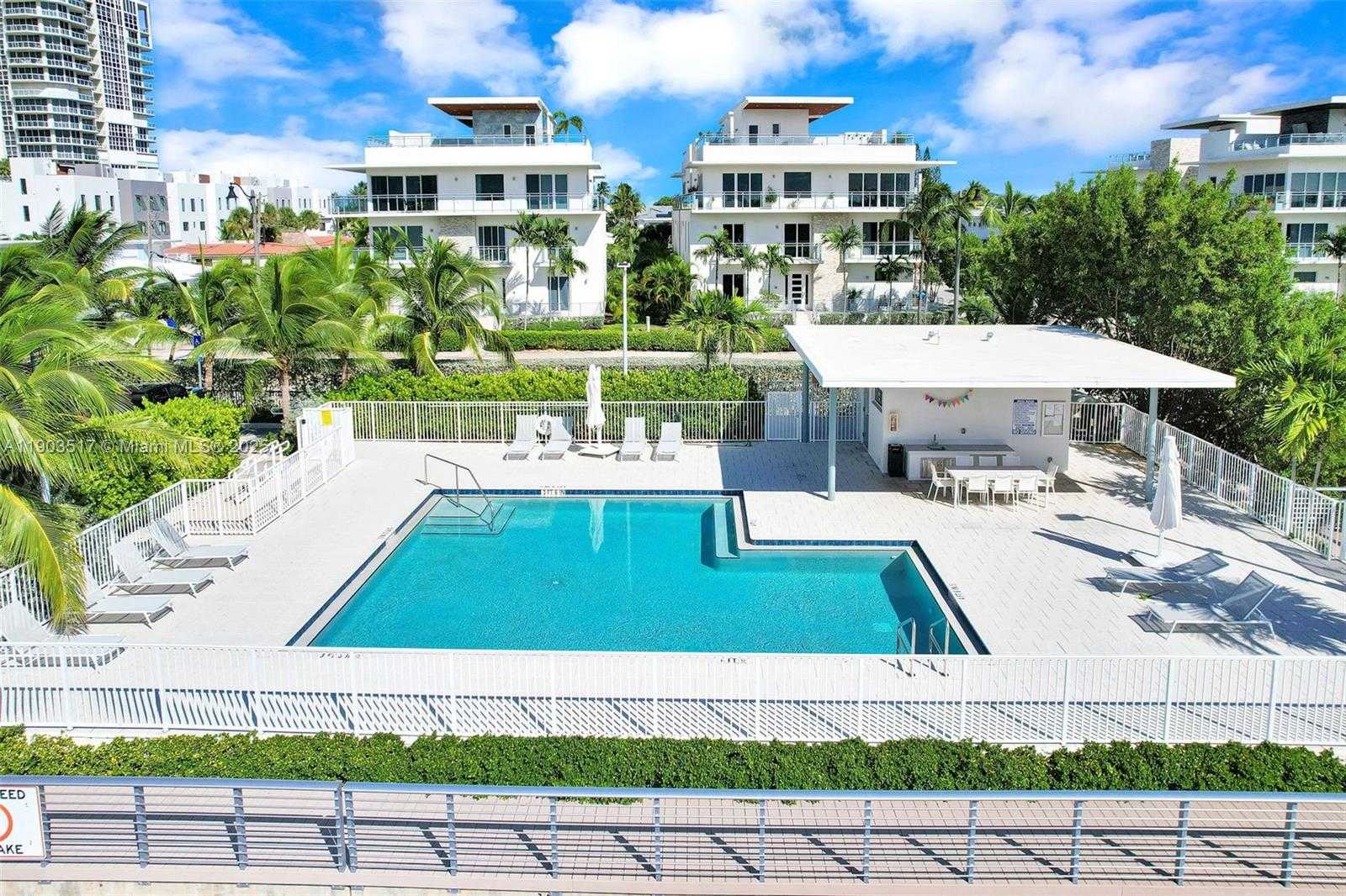 Small Image of 348 DESOTO ST, Hollywood Number 36