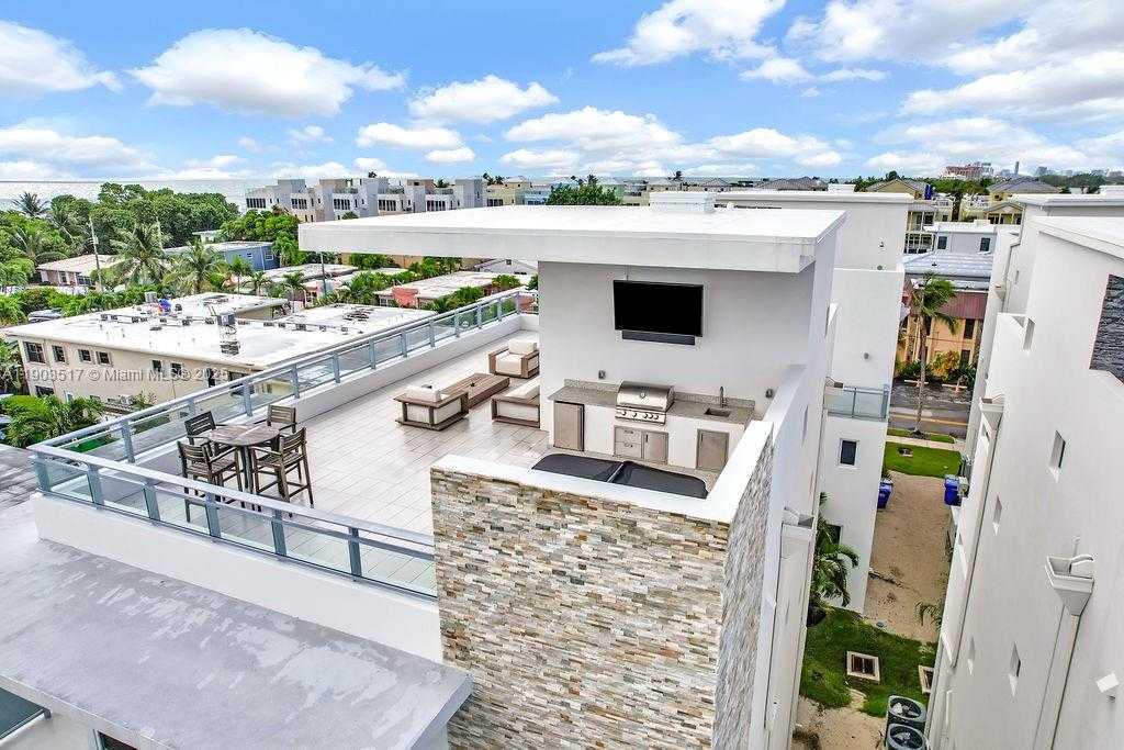 Small Image of 348 DESOTO ST, Hollywood Number 7