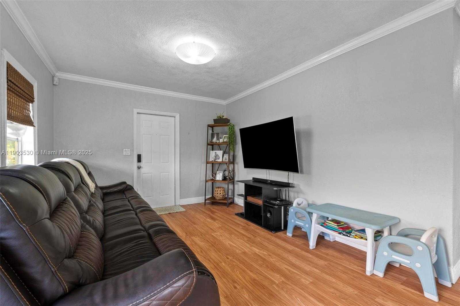 Small Image of 52 FLAGLER DR, Miami Springs Number 4