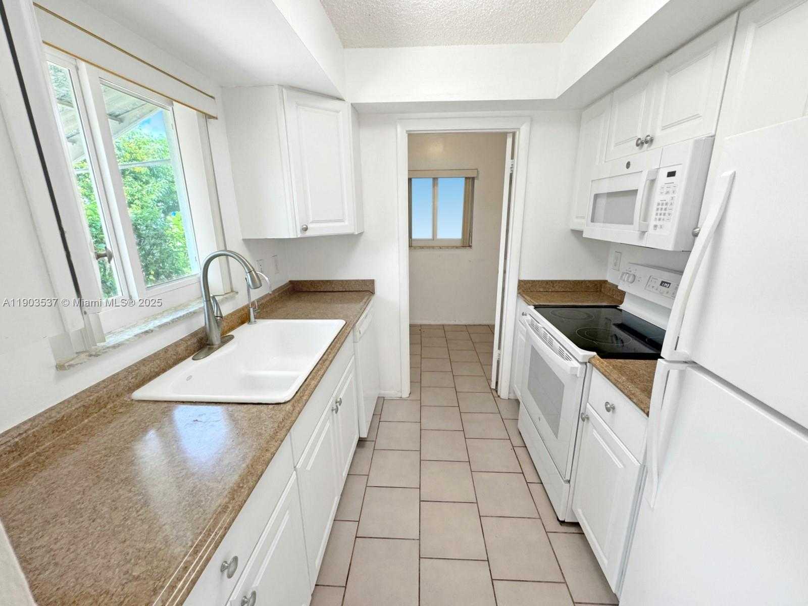 Small Image of 8203 NORTH WEST 104TH AVE, Tamarac Number 12