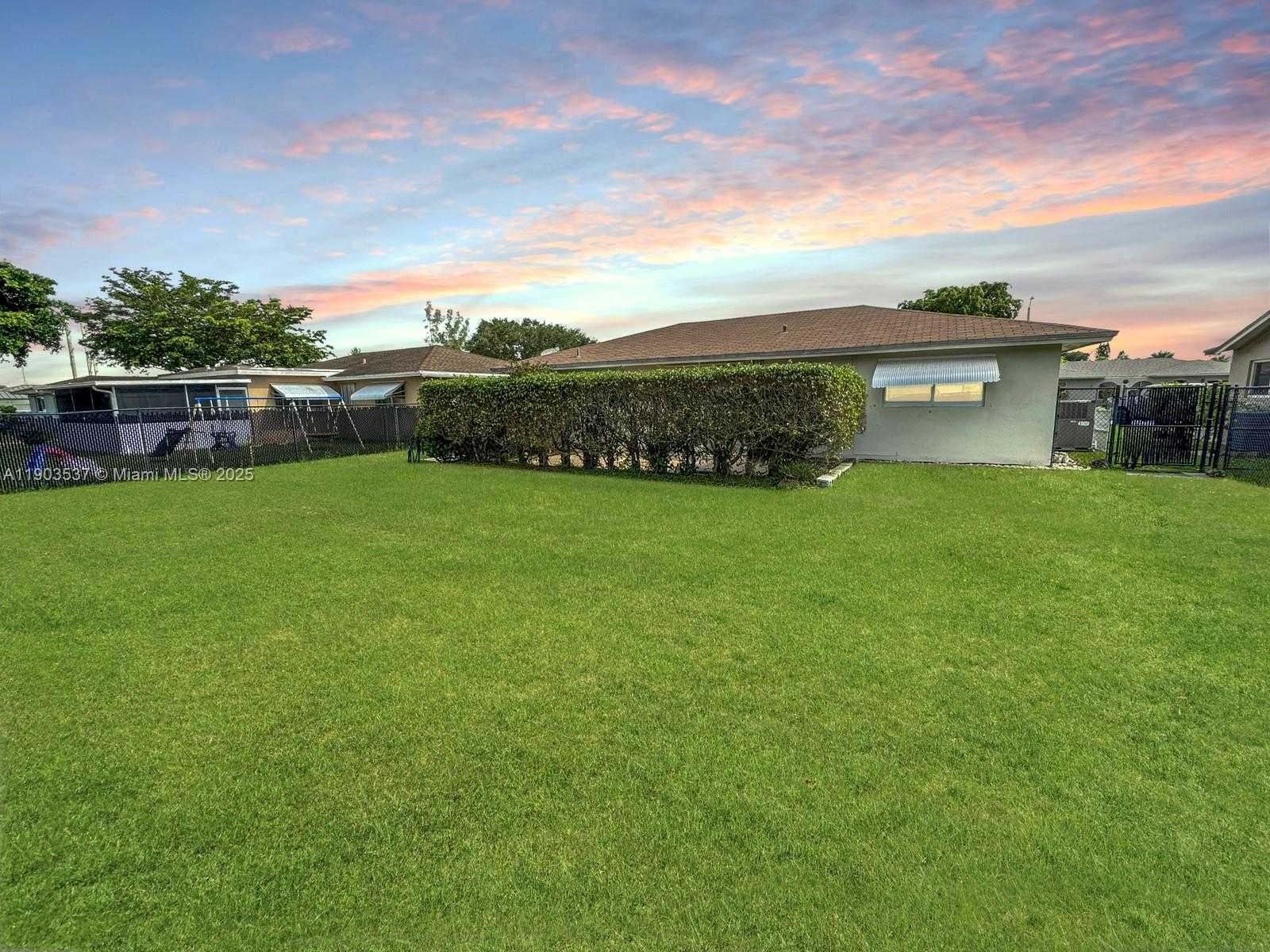 Small Image of 8203 NORTH WEST 104TH AVE, Tamarac Number 30