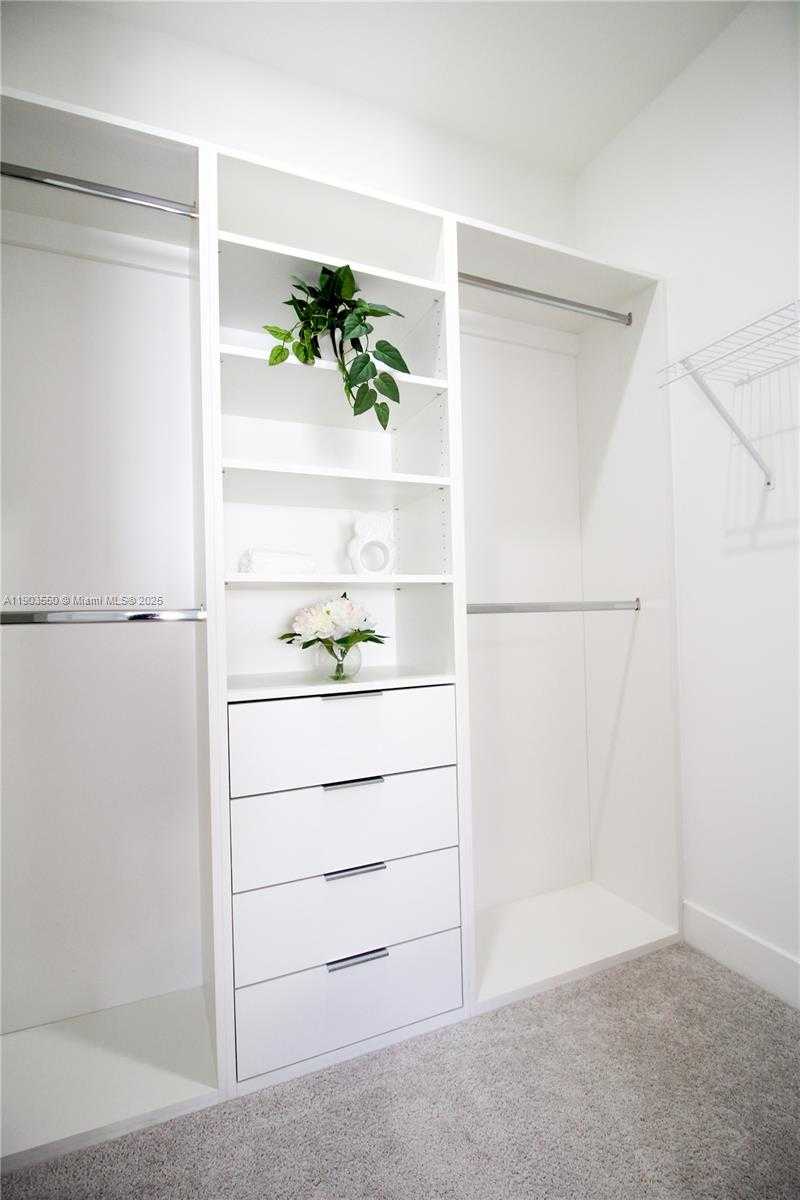 Small Image of 4335 NORTH WEST 81ST AVE, Doral Number 14