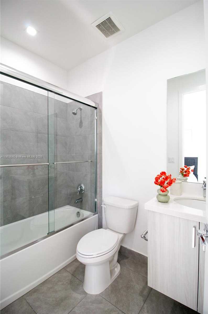 Small Image of 4335 NORTH WEST 81ST AVE, Doral Number 18